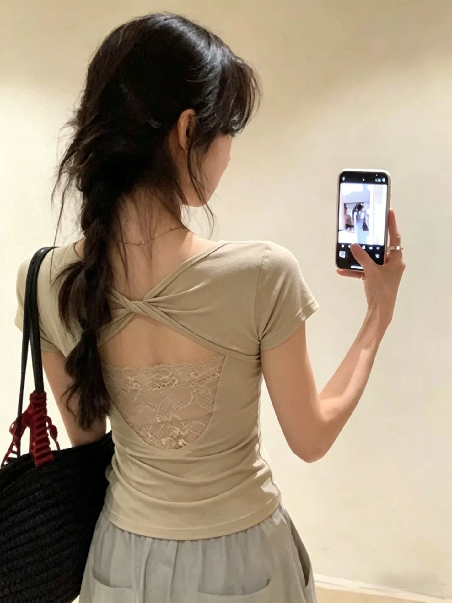 Light Oatmeal Open-Back Lace Panel Short-Sleeve T-Shirt for Women 2026 Summer Slimming Versatile Top - Image 2