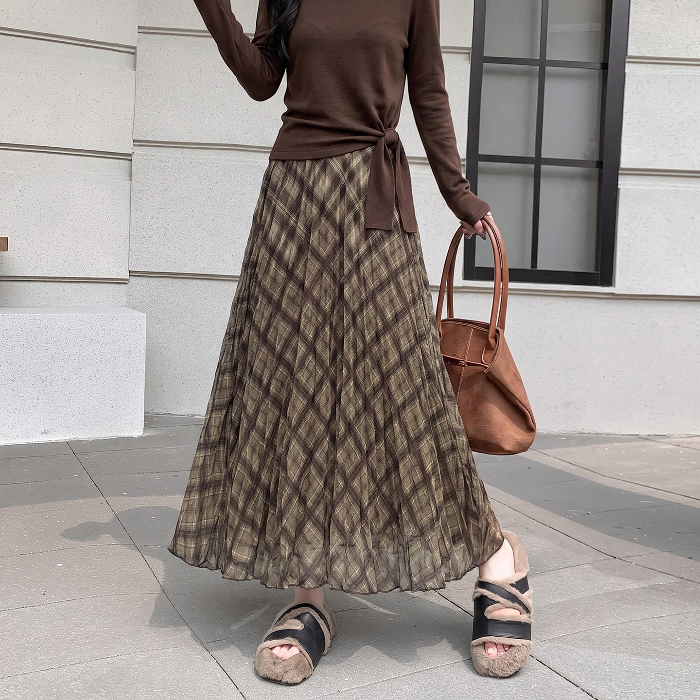 Retro Plaid Pleated Midi Skirt for Women 2026 Fall Elastic Waist Flared Mesh A-Line Long Skirt - Image 4