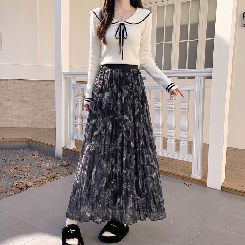 2026 Autumn Vintage Print Pleated Skirt Women Plus Size High Waist Slimming A-Line Long Skirt - Image 3